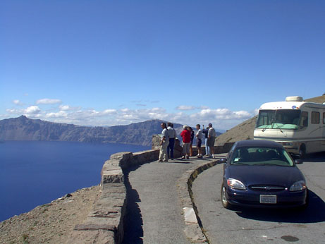 Momo à côté du Crater Lake