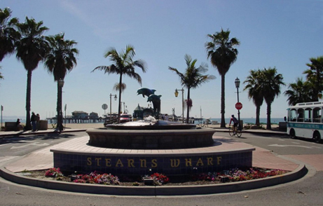 La fontaine à Stearns Wharf, tout près de la jetée (Pier).